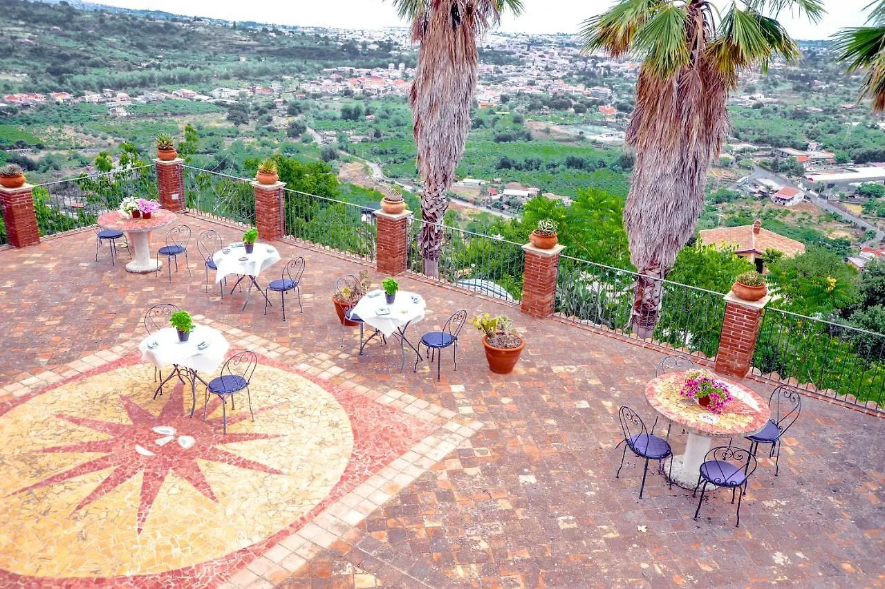 La Casa Rosa Giarre Bed & Breakfast 0*,  Italy