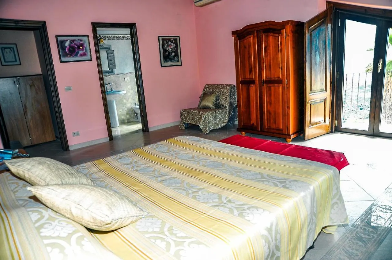 La Casa Rosa Giarre Bed & Breakfast