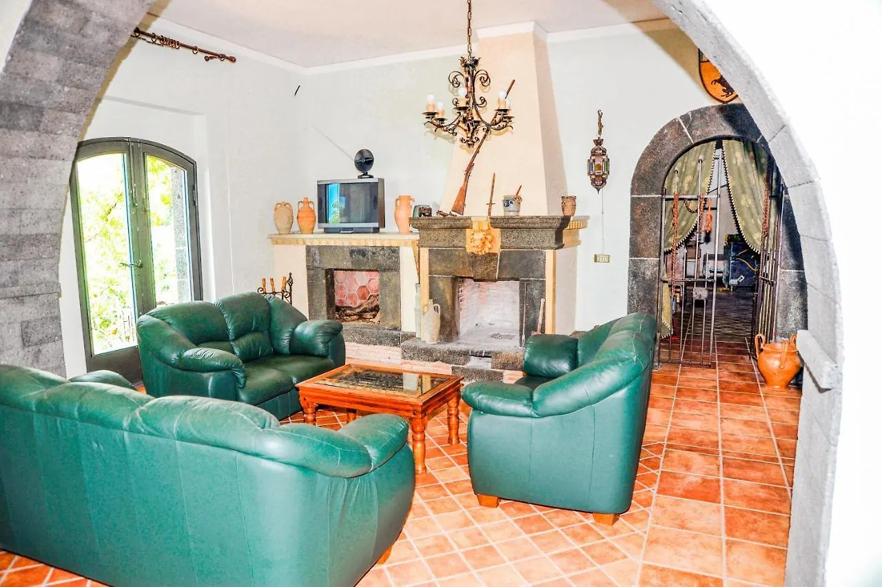 La Casa Rosa Giarre Bed & Breakfast Italy