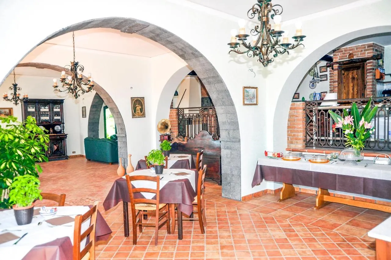 La Casa Rosa Giarre Bed & Breakfast 0*,  Italy