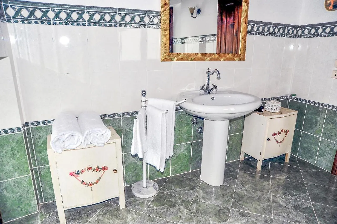 La Casa Rosa Giarre Bed & Breakfast