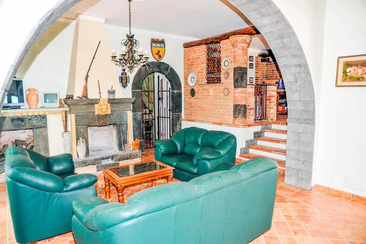 La Casa Rosa Giarre Bed & Breakfast