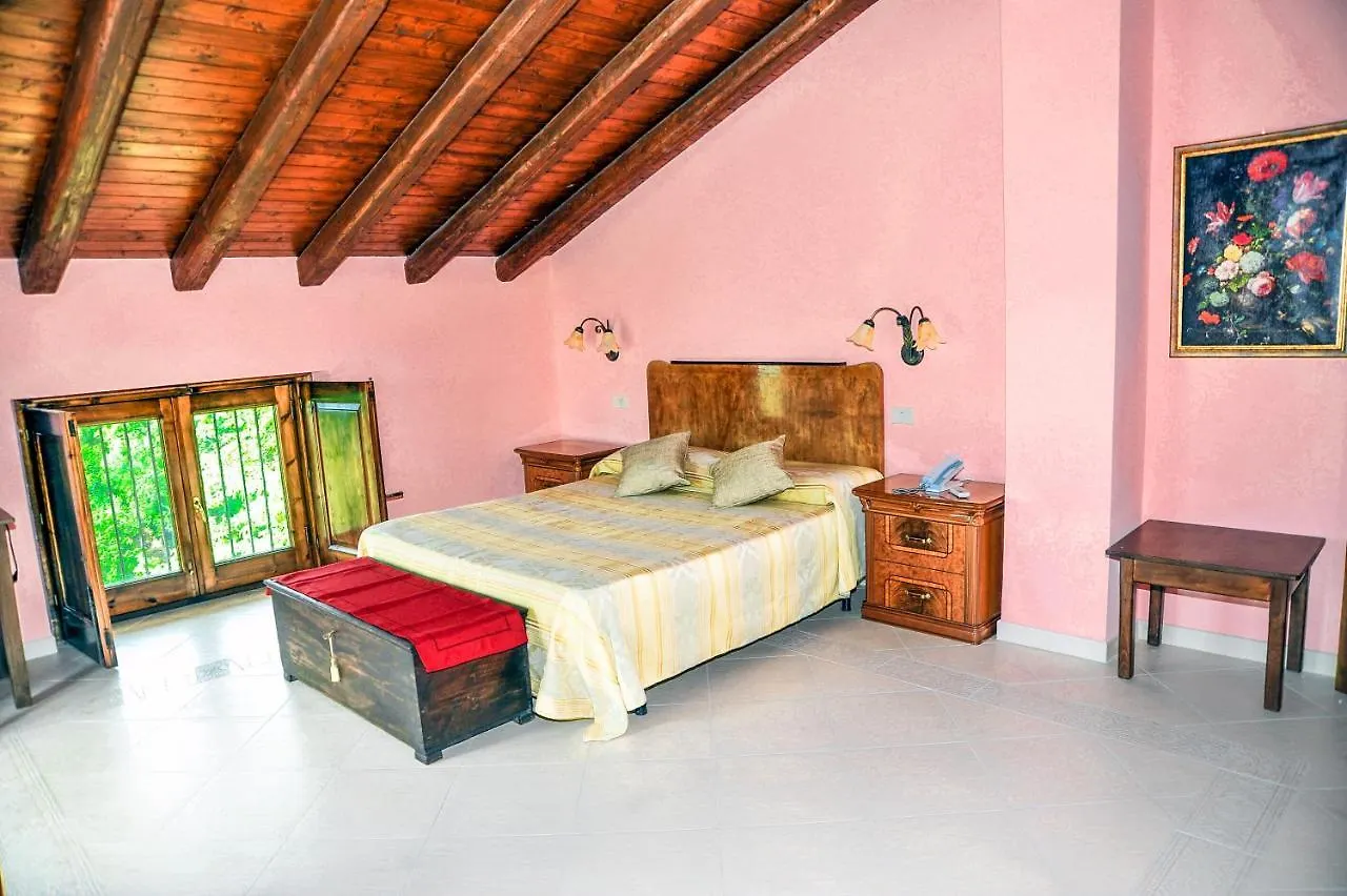 La Casa Rosa Giarre Bed & Breakfast 0*,  Italy