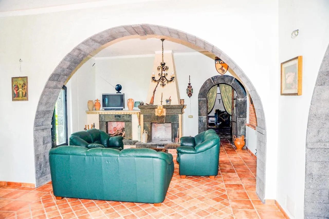 La Casa Rosa Giarre Bed & Breakfast
