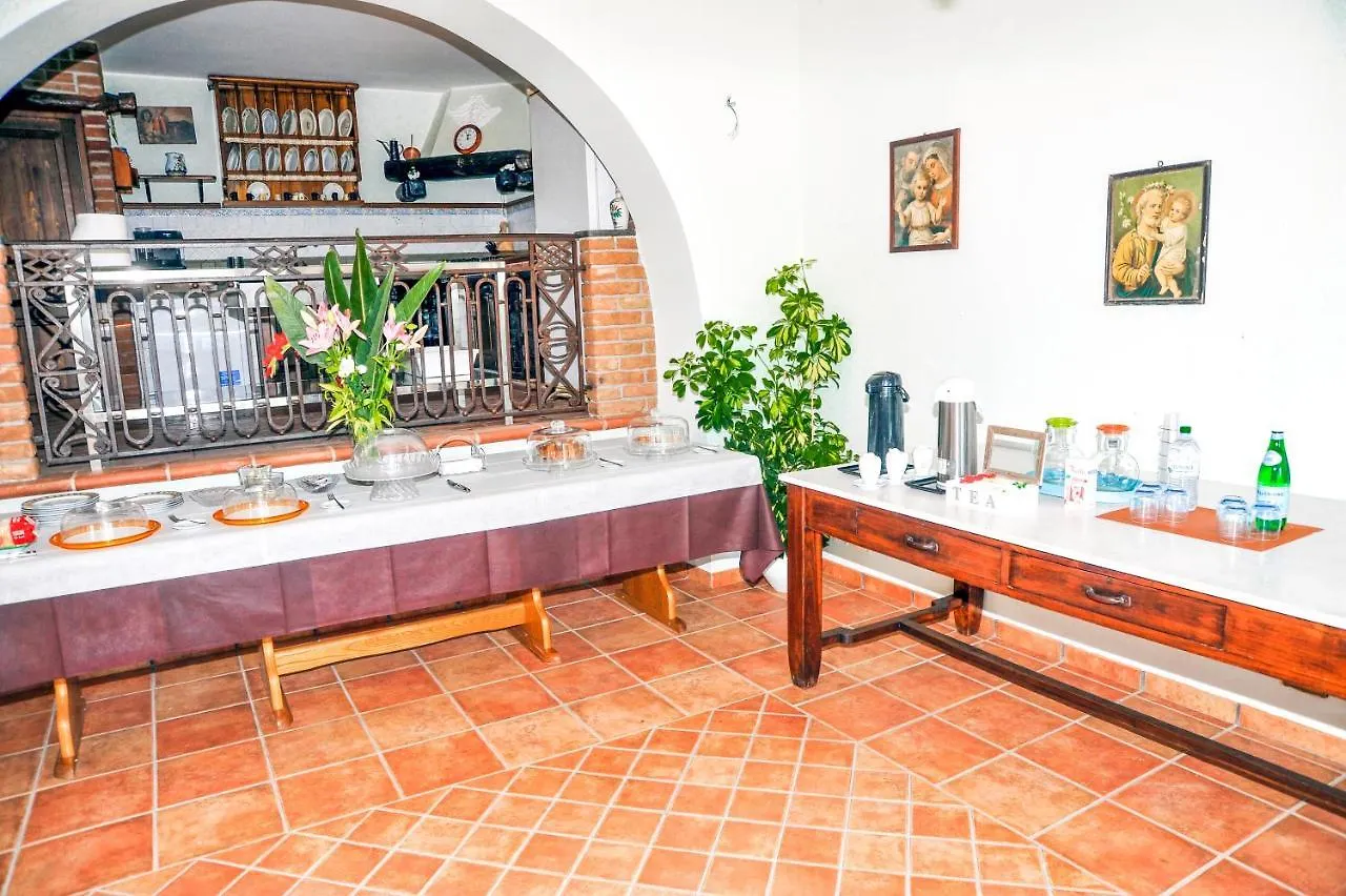 La Casa Rosa Giarre Bed & Breakfast Italy
